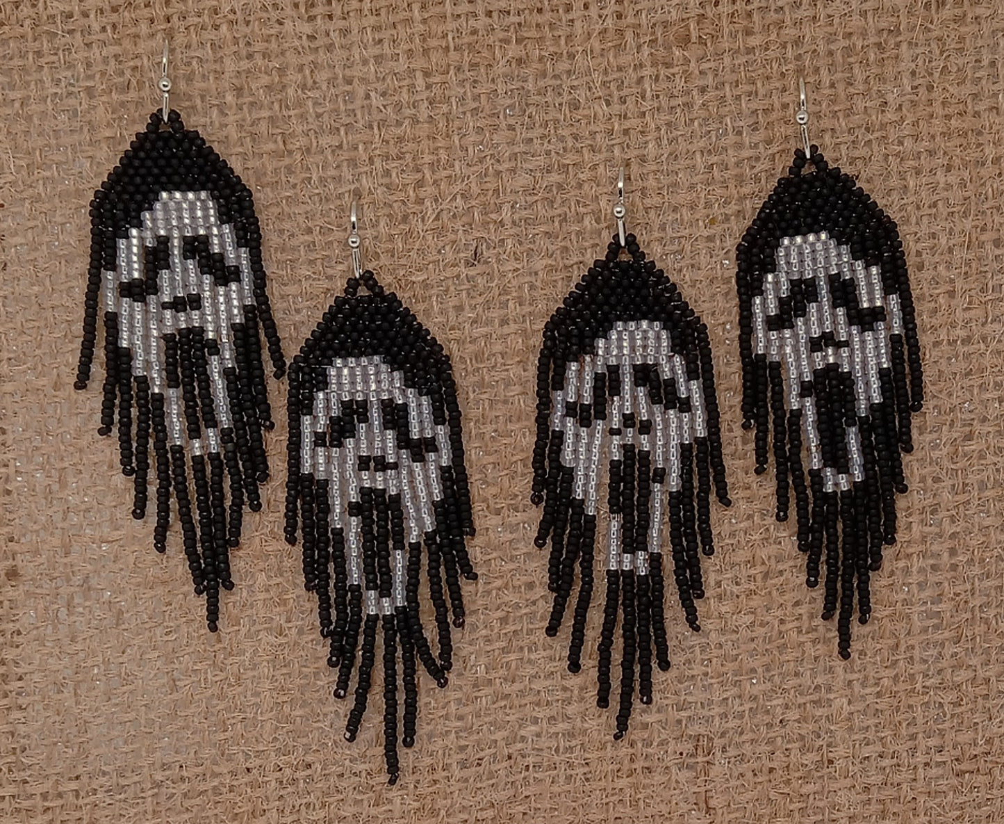 A scream (ghost face) fringe earrings
